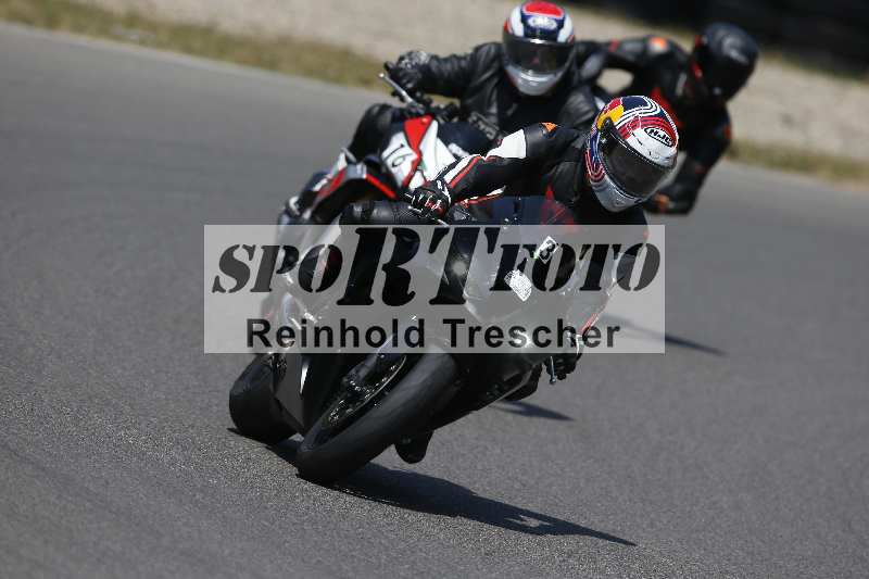 Archiv-2023/28 05.06.2023 Moto Club Anneau du Rhin/blanc-novice/3